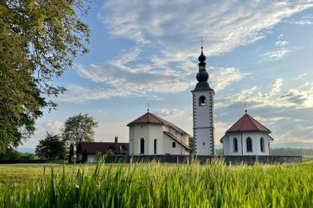 13 NASLOVNA FOTOGRAFIJA - Jernej Verbič - Srednja vas
